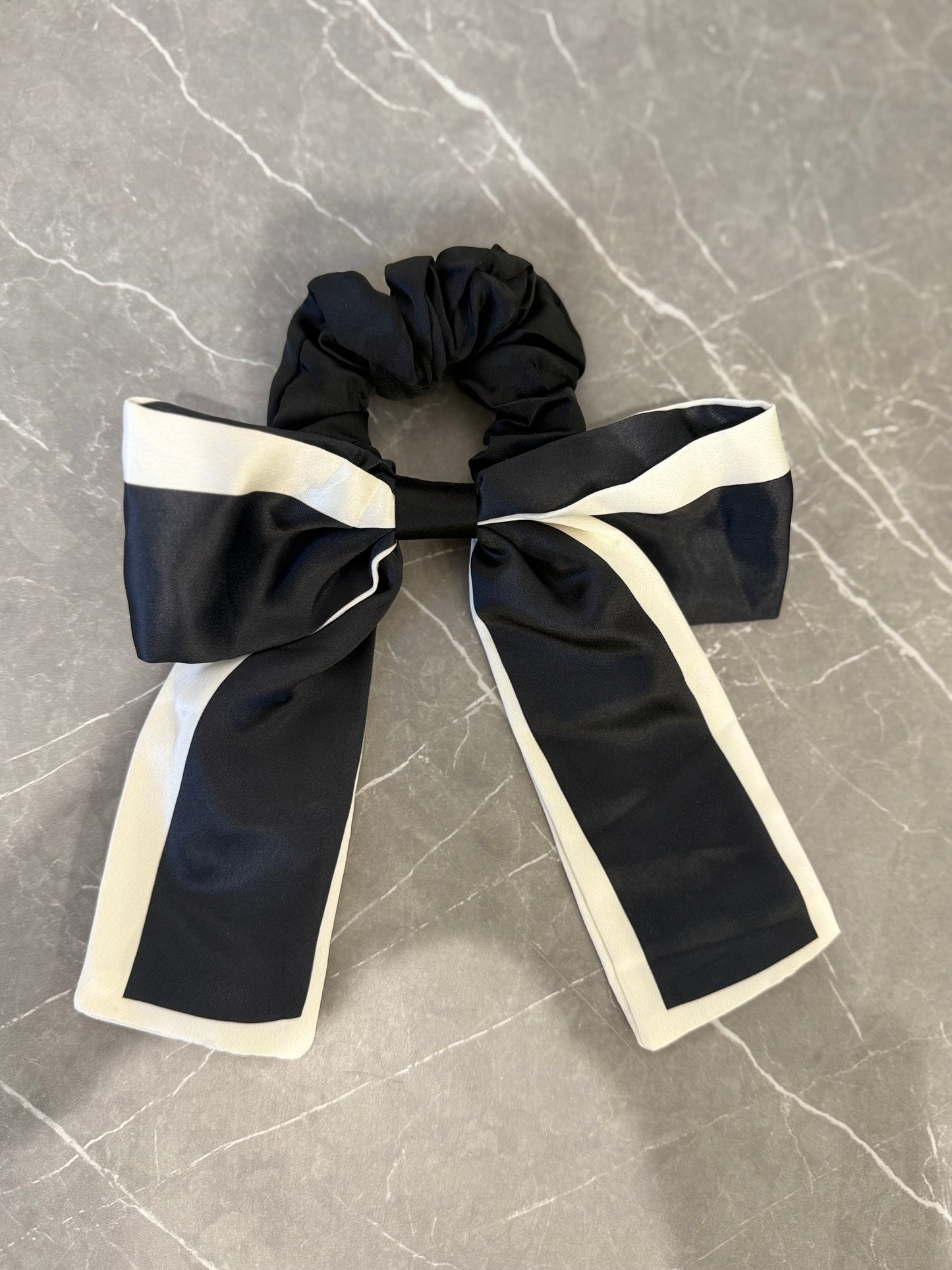 Black & Cream Scrunchie/Bow