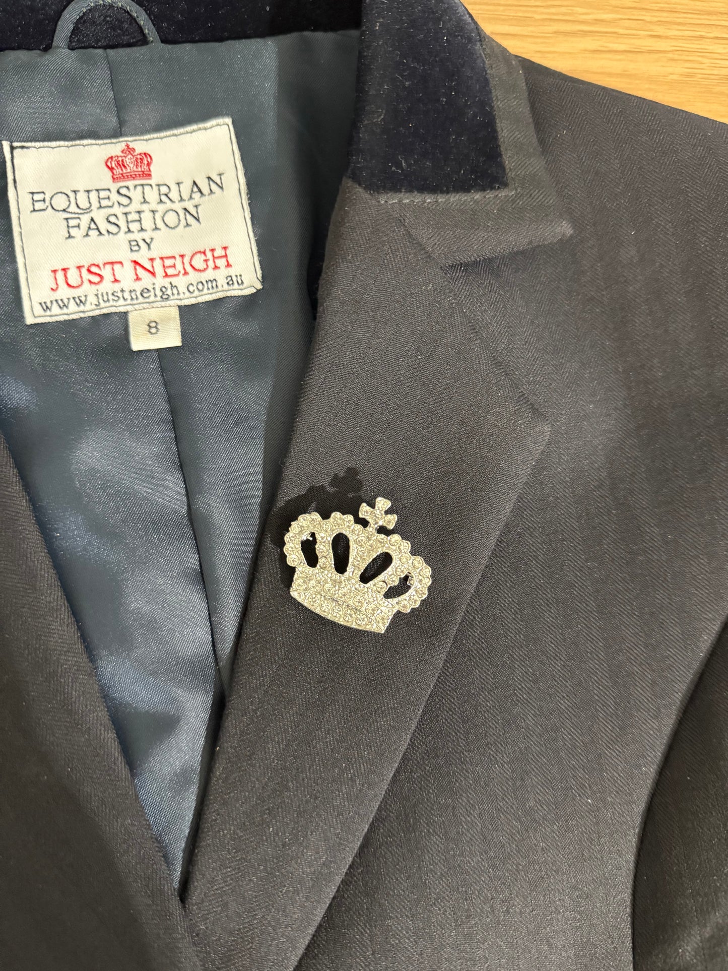 Crown Lapel Pin Silver