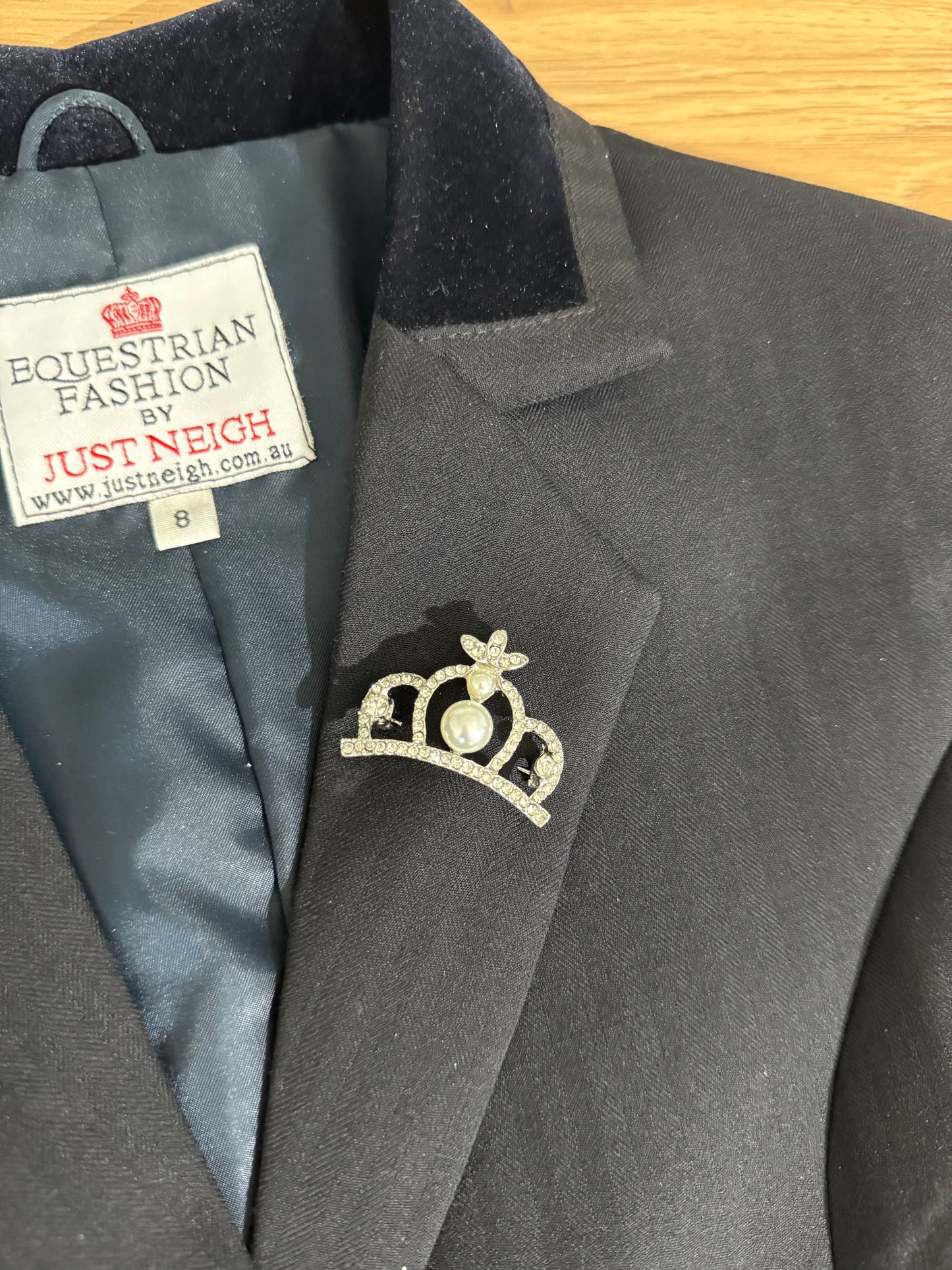 Crown 2 Pearl Lapel Pin Silver