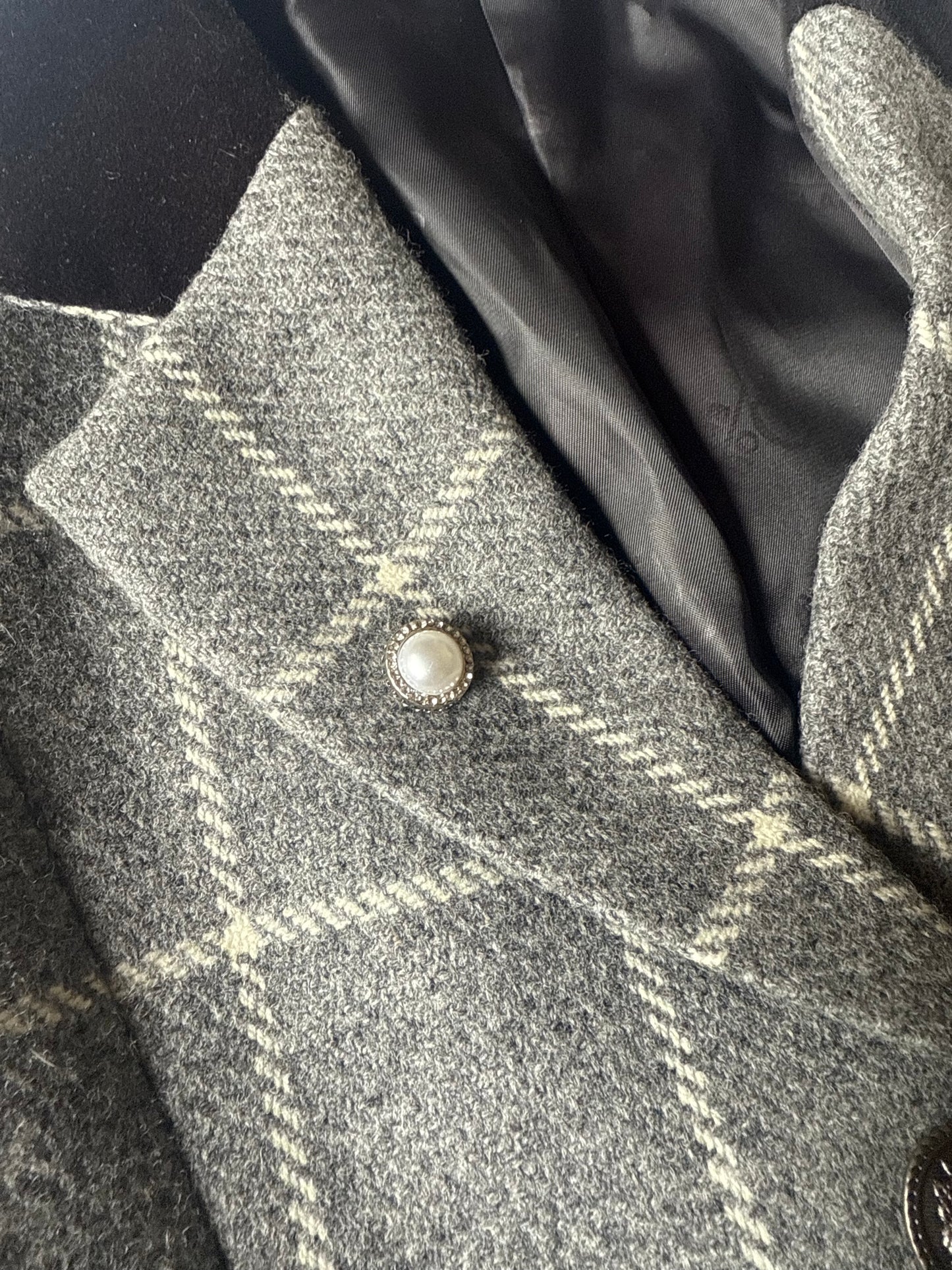 Pearl Lapel Pin