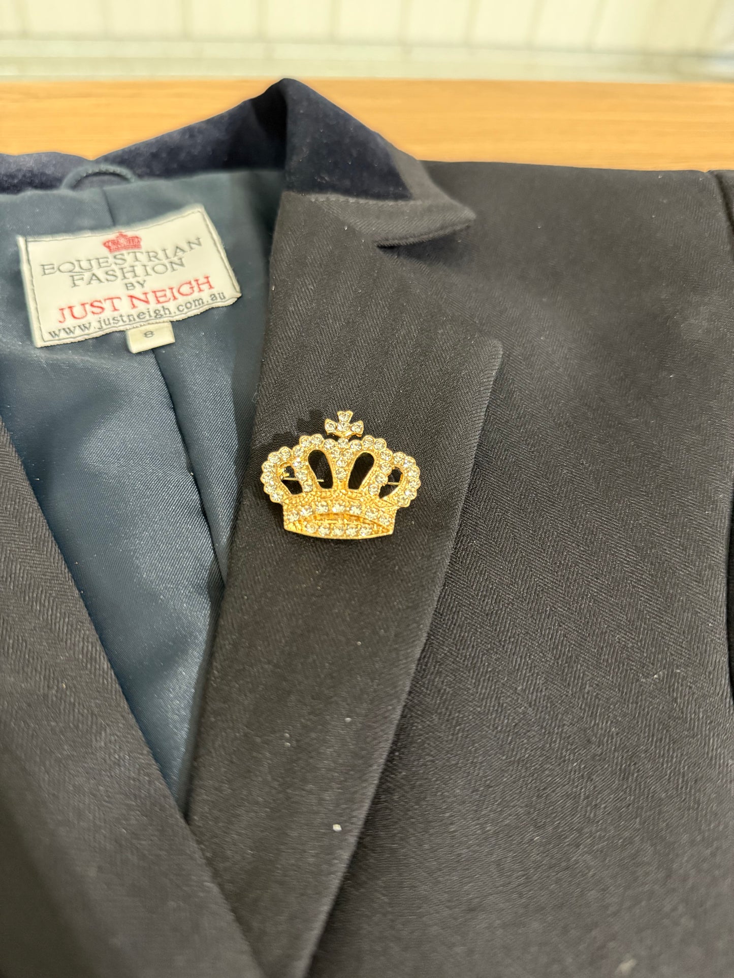 Crown Lapel Pin Gold
